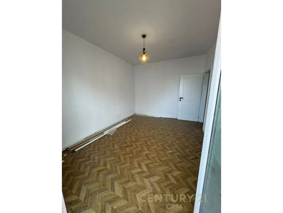 Tirane, jepet me qera apartament Kati 3, 99 m² 180.000 € (kodra e diellit)