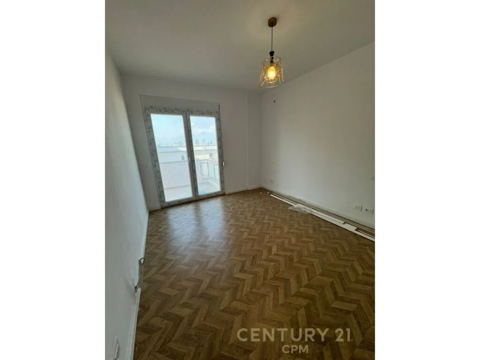 Tirane, jepet me qera apartament Kati 3, 99 m² 180.000 € (kodra e diellit)