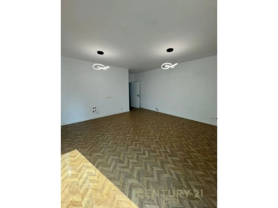 Tirane, jepet me qera apartament Kati 3, 99 m² 180.000 € (kodra e diellit)
