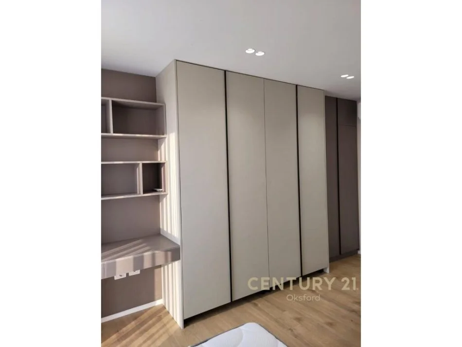 Tirane, jepet me qera apartament 2+1 Kati 7, 98 m² 670 € (Xhamllik)