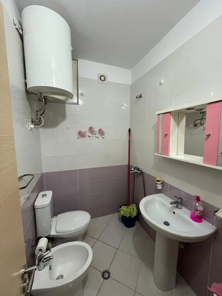 Tirane, jepet me qera apartament 2+1+Ballkon Kati 7, 650 € (Don Bosko, Viva Market)