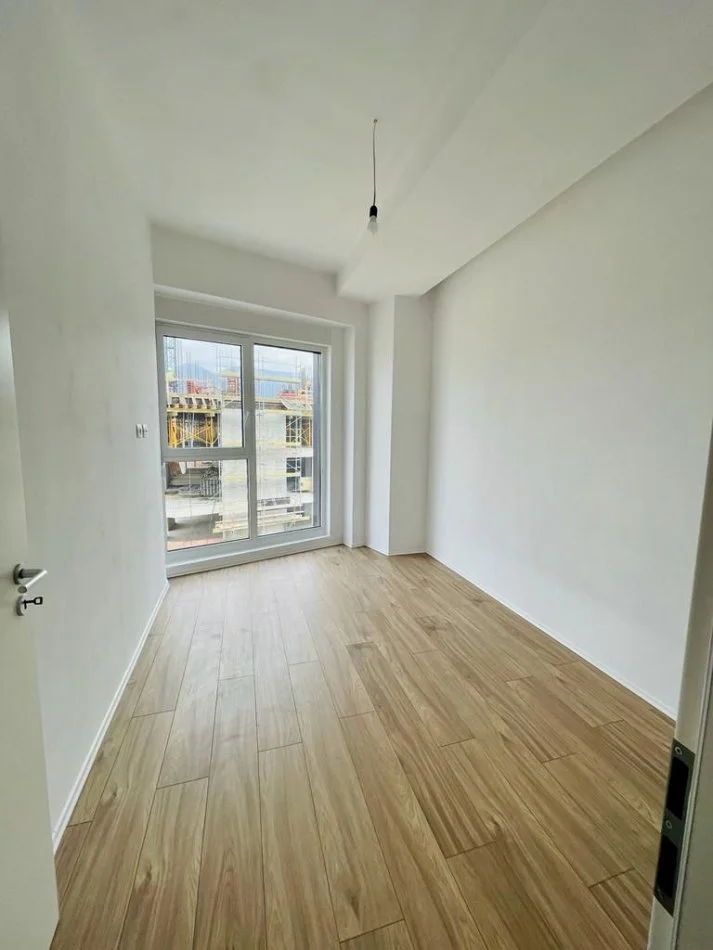 Tirane, jepet me qera apartament 3+1+Ballkon Kati 9, 120 m² 450 € (Rruga Jordan Misja)