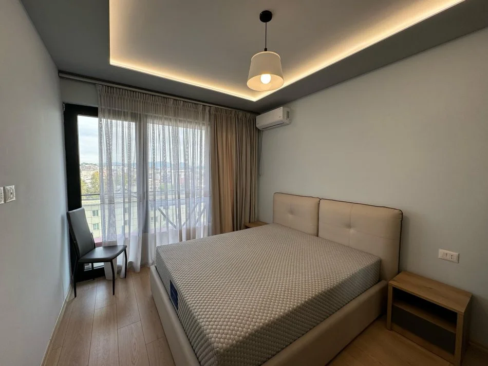 Tirane, jepet me qera apartament 1+1+Ballkon Kati 6, 500 m² 500 € (Rruga e dibres)