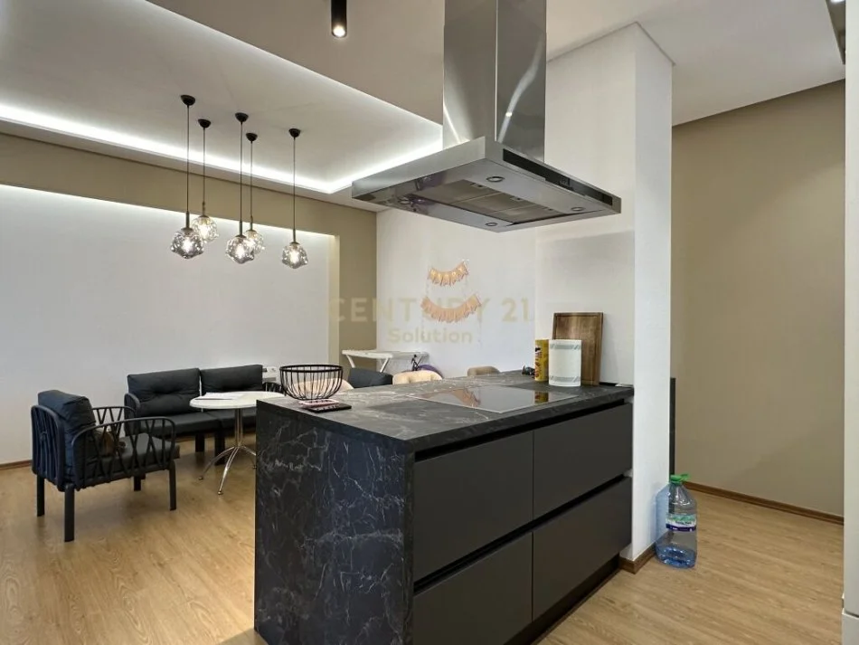 Tirane, shitet apartament 2+1 Kati 7, 134 m² 220.000 € (rruga e kavajes)