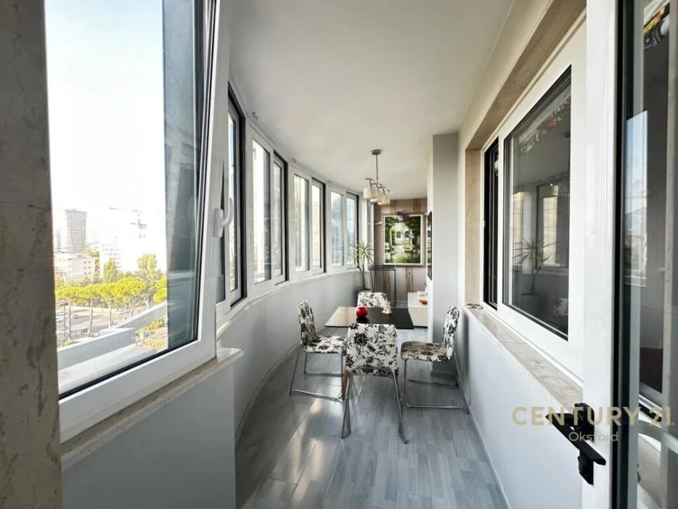 Tirane, shitet 2+1 Kati 8, 102 m² 365.000 € (BLLOK)