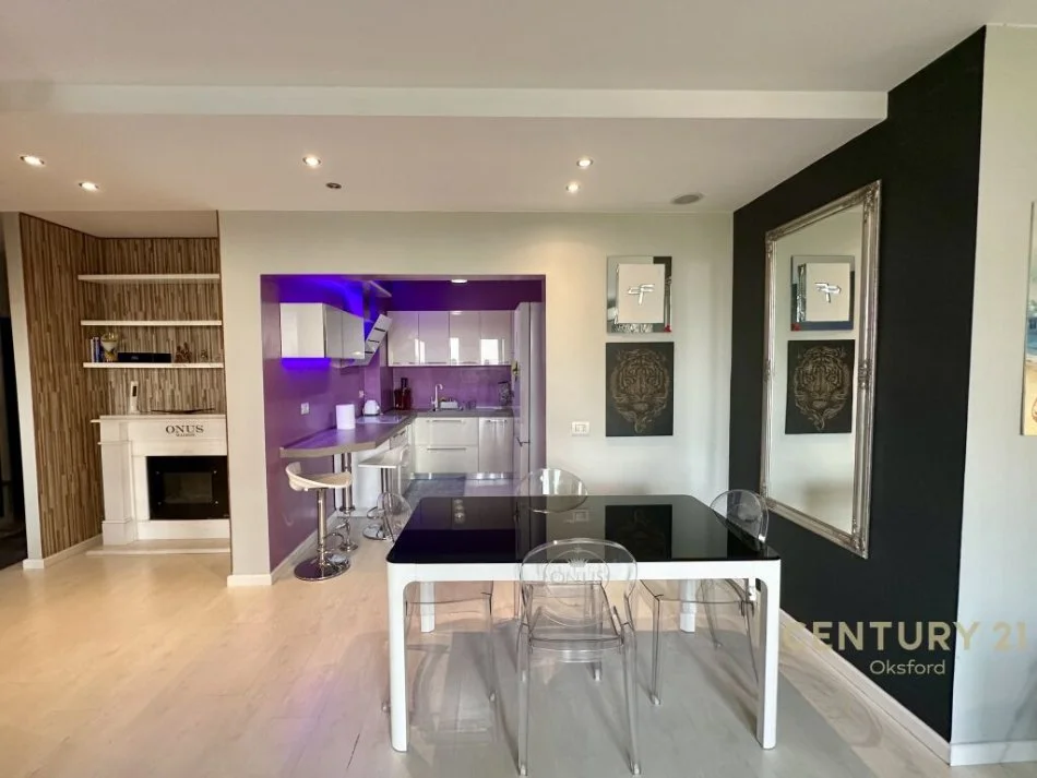 Tirane, shitet 2+1 Kati 8, 102 m² 365.000 € (BLLOK)