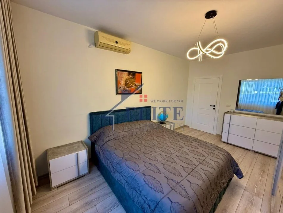 Tirane, jepet me qera apartament 1+1+Ballkon Kati 8, 70 m² 1.000 € (Rruga e Kosovareve)