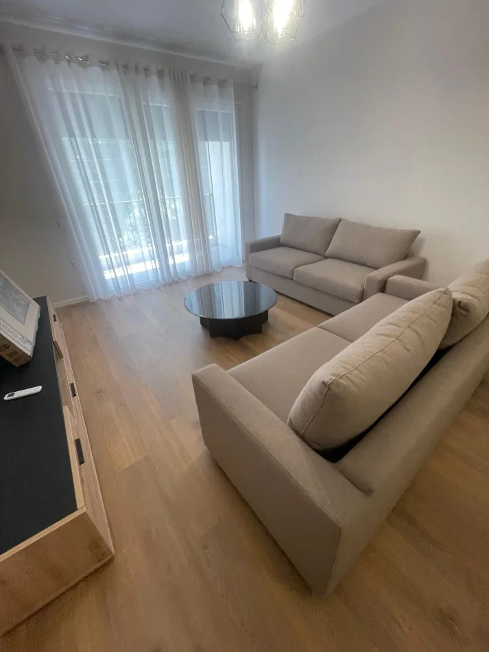 Tirane, jepet me qera apartament 2+1 Kati 6, 100 m² 700 € 
