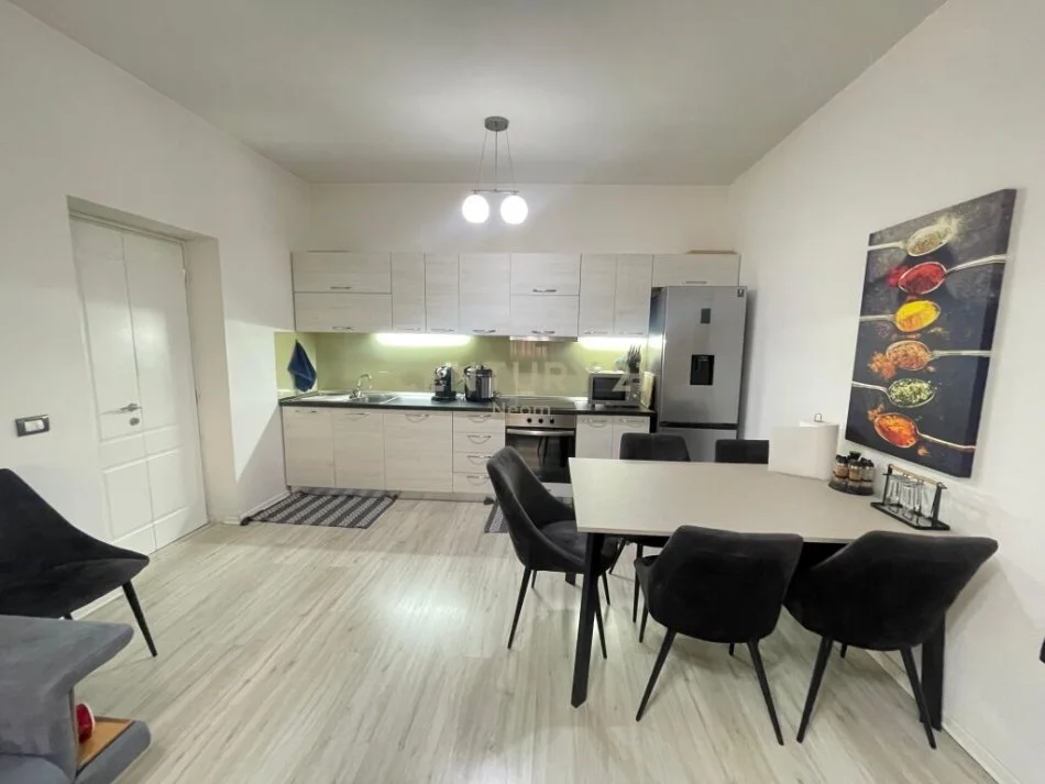Tirane, shitet apartament 1+1 Kati 5, 68 m² 110.000 € (ish parku)
