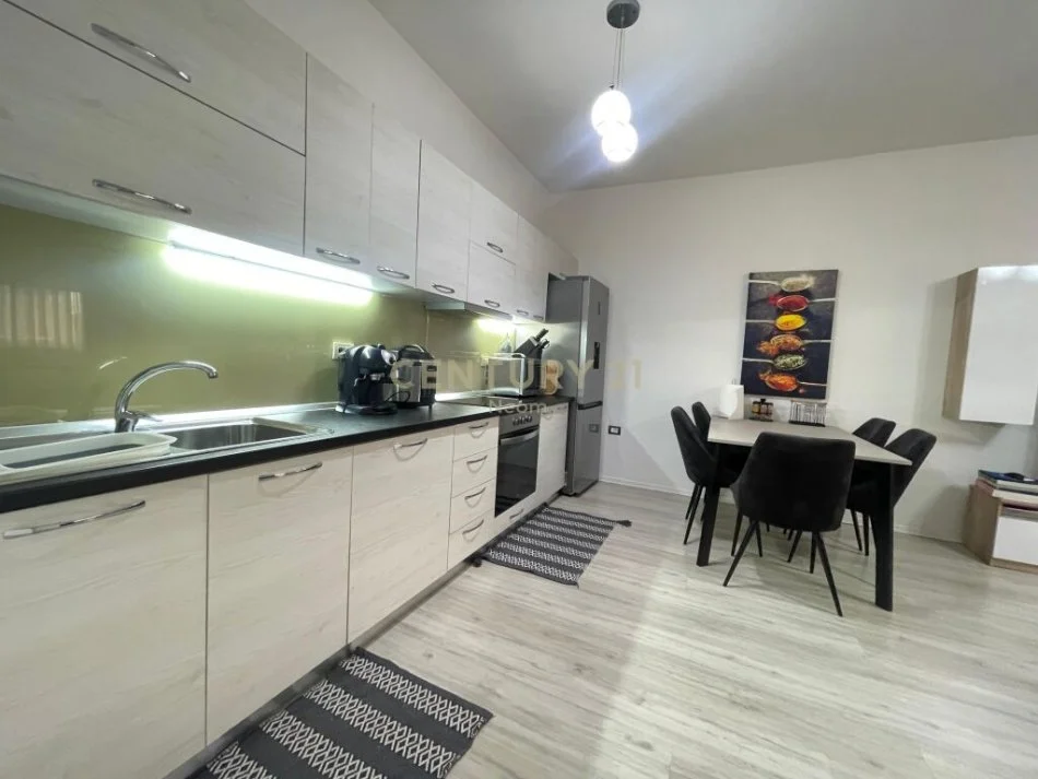 Tirane, shitet apartament 1+1 Kati 5, 68 m² 110.000 € (ish parku)
