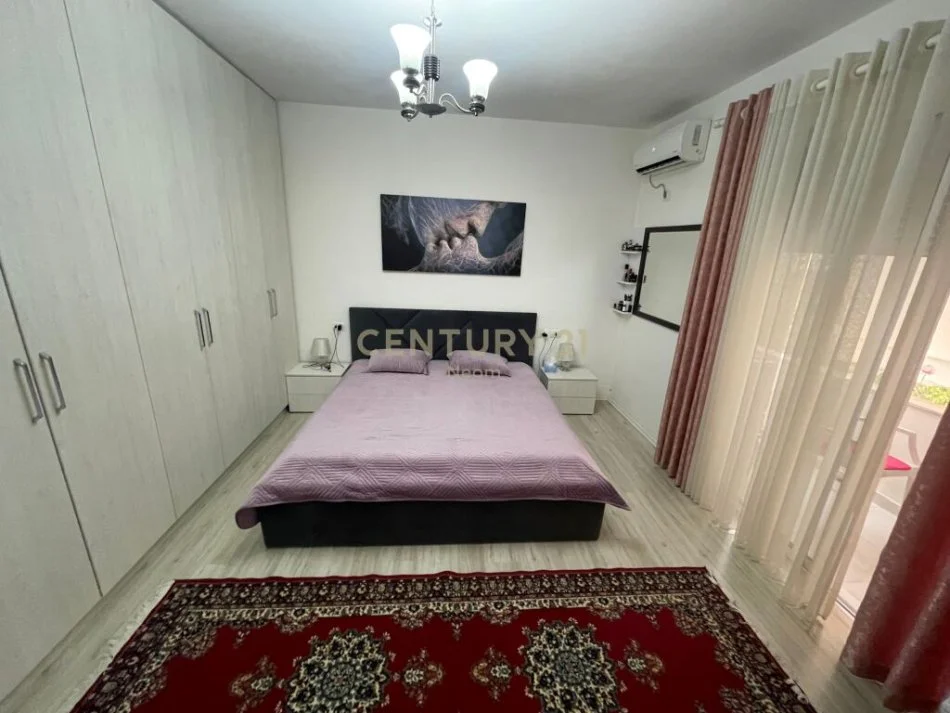 Tirane, shitet apartament 1+1 Kati 5, 68 m² 110.000 € (ish parku)