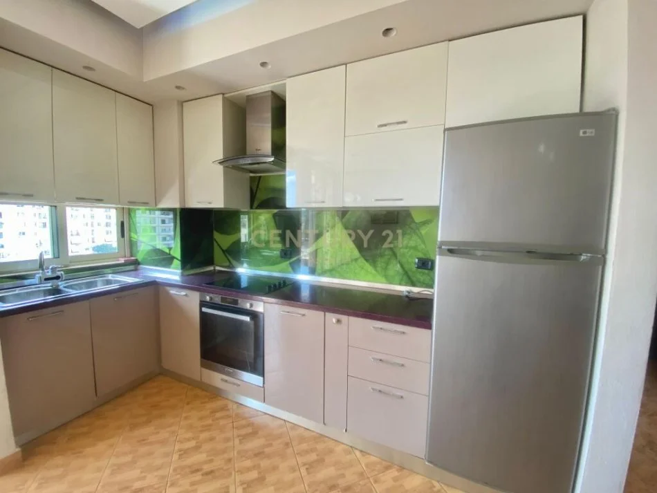 Tirane, jepet me qera apartament 2+1 Kati 5, 88 m² 450 € (astir)