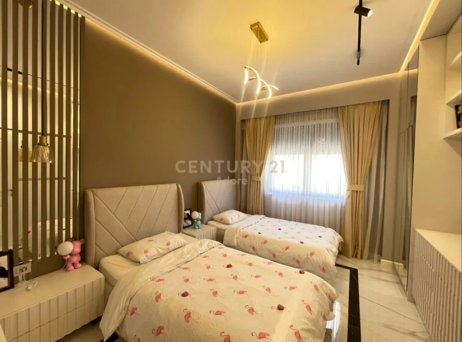 Tirane, shitet apartament duplex 3+1+Aneks+Ballkon Kati 1, 182 m² 450.000 € (Kodra e Diellit)