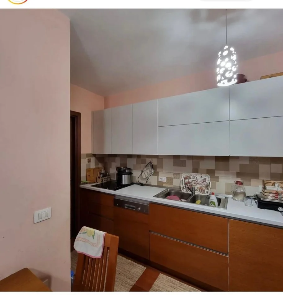 Tirane, jepet me qera apartament 2+1+Ballkon Kati 5, 90 m² 500 € 
