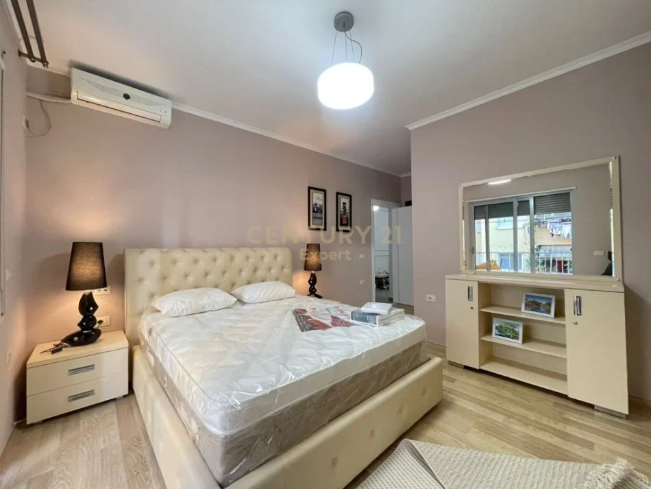 Tirane, jepet me qera apartament 2+1 Kati 3, 140 m² 1.000 € (myslym shyre)