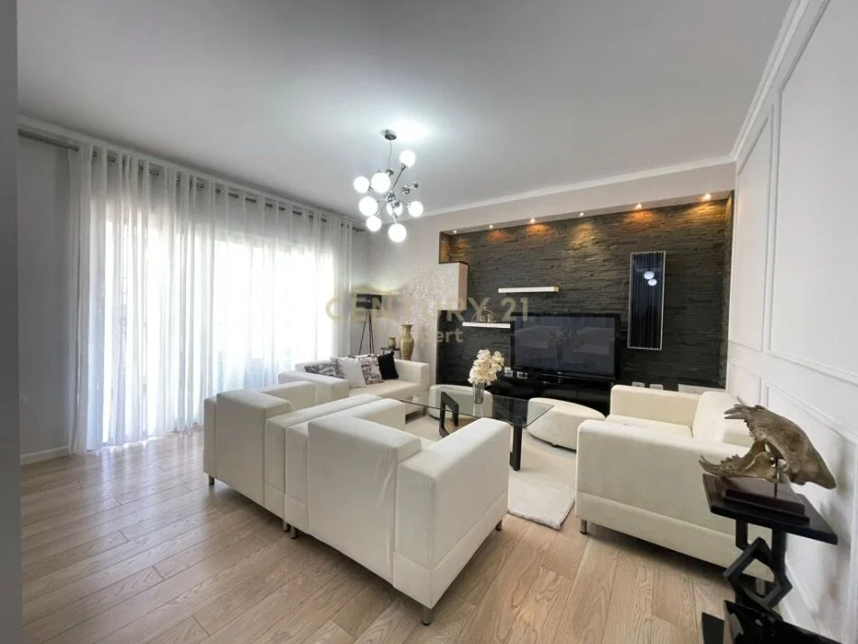 Tirane, jepet me qera apartament 2+1 Kati 3, 140 m² 1.000 € (myslym shyre)