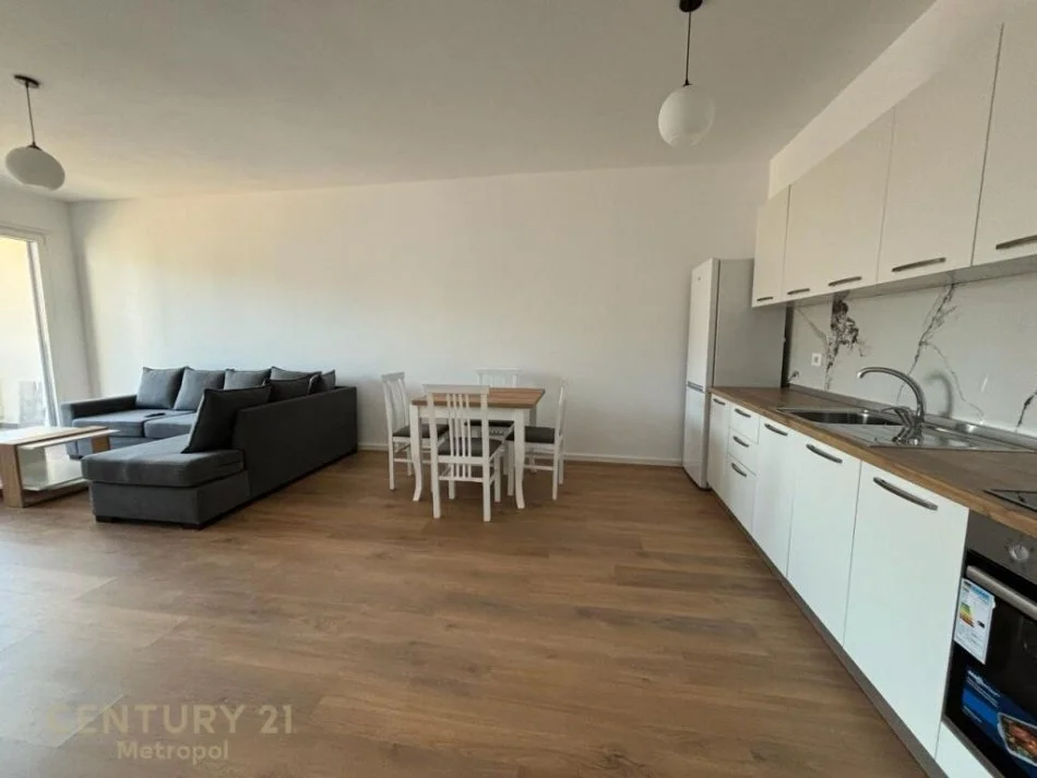 Tirane, jepet me qera apartament 2+1 Kati 3, 111 m² 750 € (don bosko)