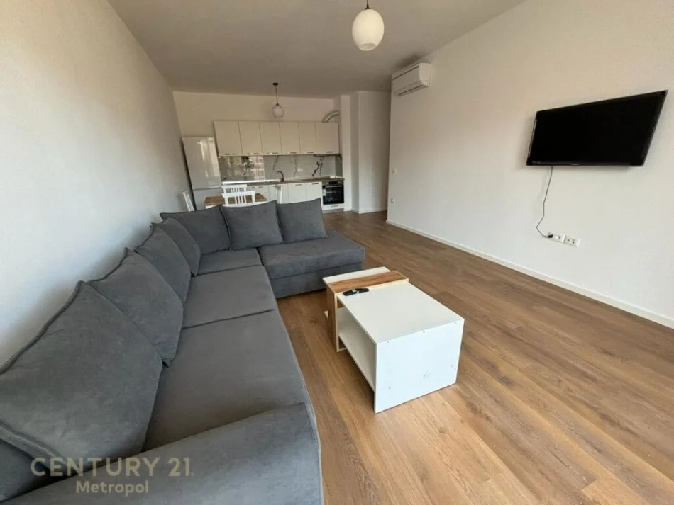 Tirane, jepet me qera apartament 2+1 Kati 3, 111 m² 750 € (don bosko)