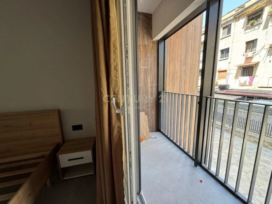 Tirane, shitet 1+1 , 61 m² 115.000 € (shkolla e bashkuar)