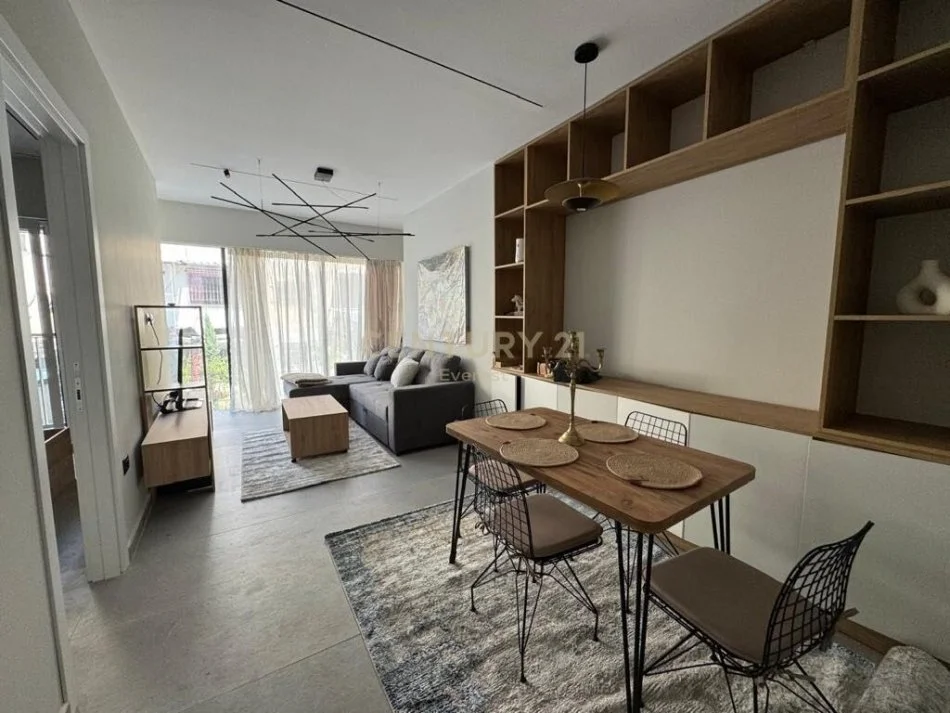 Tirane, shitet 1+1 , 61 m² 115.000 € (shkolla e bashkuar)