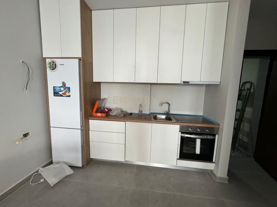 Tirane, shitet 1+1 , 61 m² 115.000 € (shkolla e bashkuar)