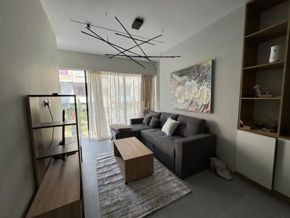 Tirane, shitet 1+1 , 61 m² 115.000 € (shkolla e bashkuar)