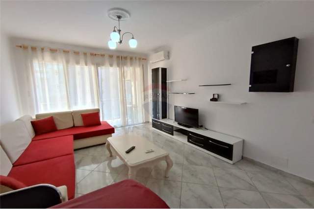 Tirane, jepet me qera apartament 1+1 75 m² 450 Euro (Zogu i zi)