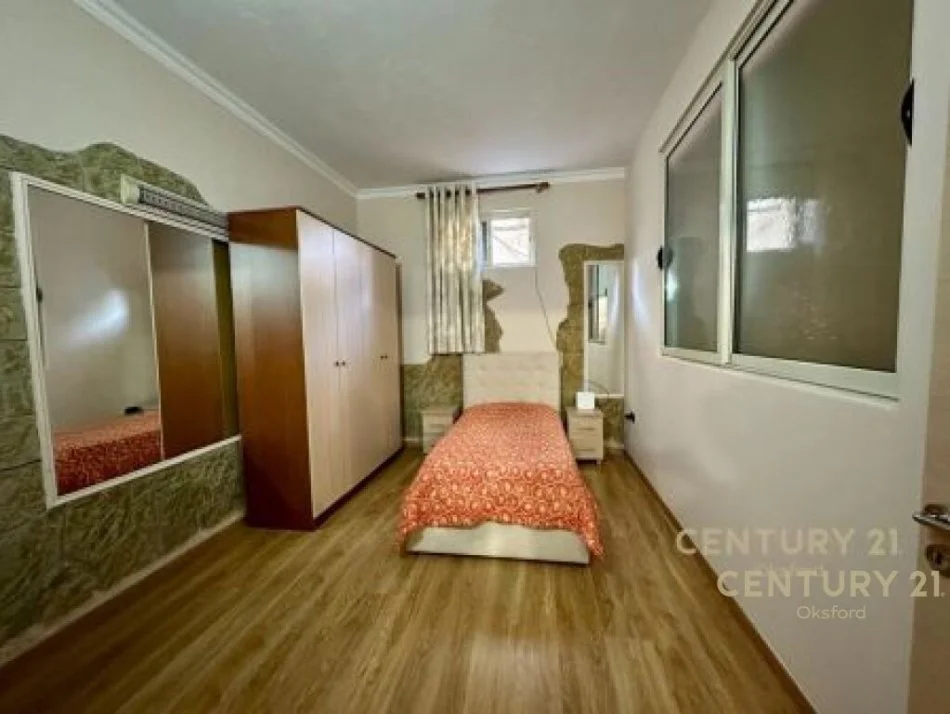Tirane, jap me qera apartament 2+1 Kati 1, 100 m² 500 € (komuna e parisit)
