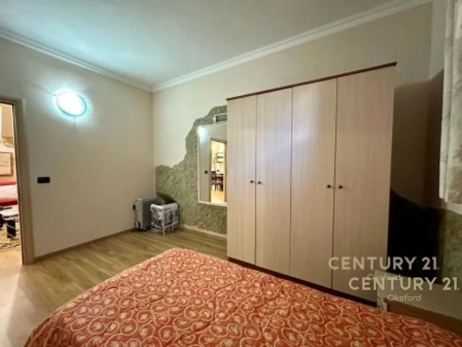 Tirane, jap me qera apartament 2+1 Kati 1, 100 m² 500 € (komuna e parisit)