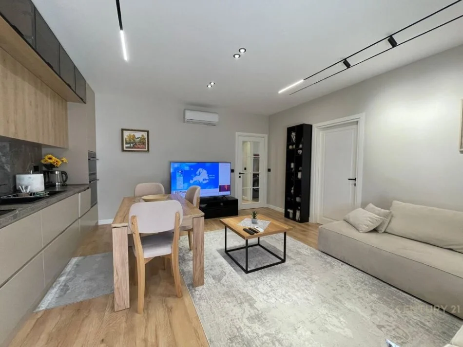 Tirane, shitet apartament 2+1+Ballkon Kati 7, 113 m² 300.000 € (PAZARI RI)