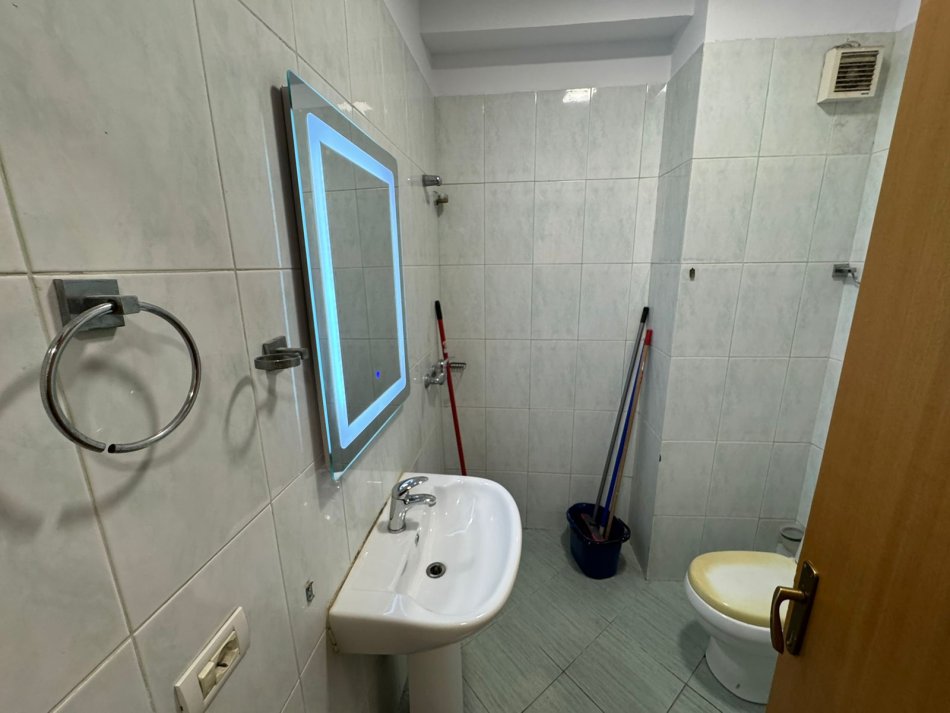 Tirane, shitet apartament 2+1+Aneks+Ballkon Kati 6, 94 m² 132.000 € (teodor keko)