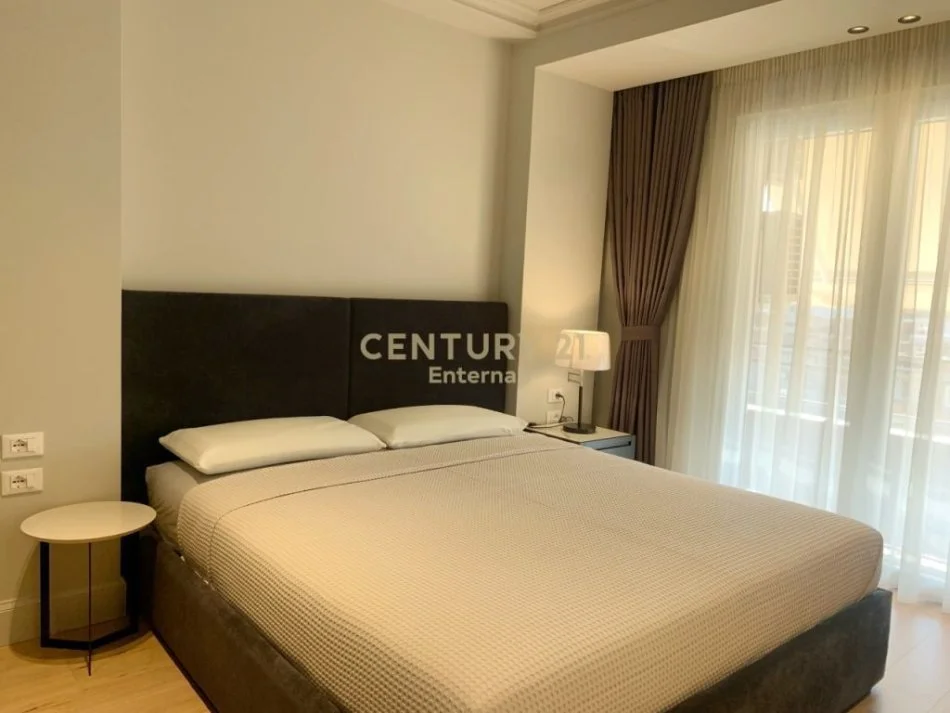 Tirane, jepet me qera apartament 1+1 Kati 6, 85 m² 700 € (myslym shyr)