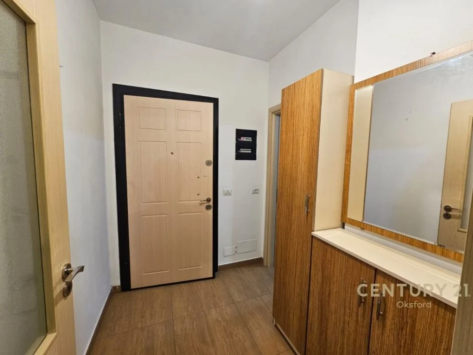 Tirane, jepet me qera apartament 2+1 Kati 5, 104 m² 400 € (misto mame)