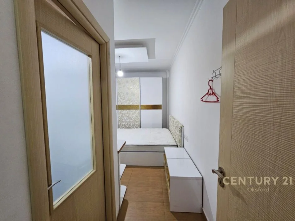 Tirane, jepet me qera apartament 2+1 Kati 5, 104 m² 400 € (misto mame)