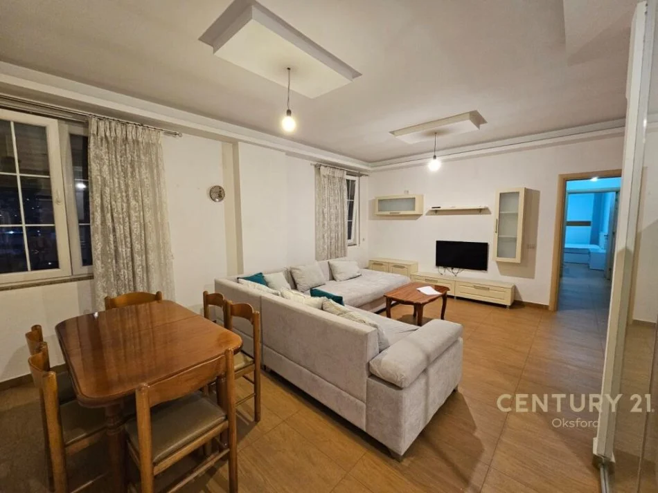 Tirane, jepet me qera apartament 2+1 Kati 5, 104 m² 400 € (misto mame)