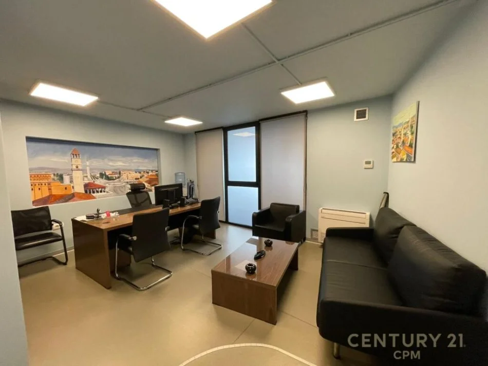 Tirane, jepet me qera ambjent biznesi Kati 0, 600 m² 6.500 € (rruga e barrikadave)