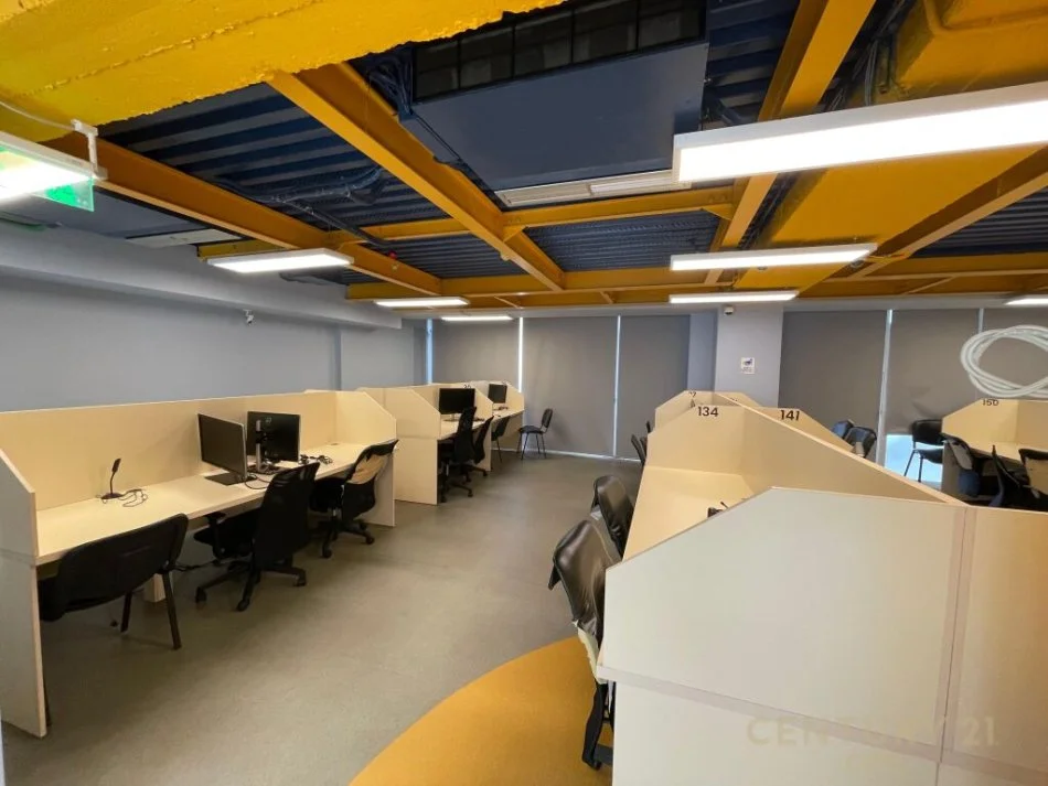 Tirane, jepet me qera ambjent biznesi Kati 0, 600 m² 6.500 € (rruga e barrikadave)