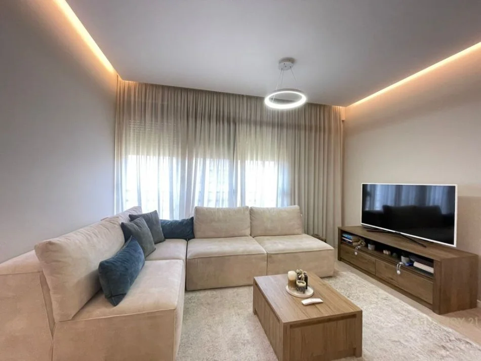 Tirane, shitet apartament 2+1 Kati 7, 75 m² 210.000 € (pazari i ri)