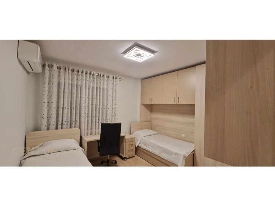 Tirane, jepet me qera apartament 2+1 Kati 7, 134 m² 800 € (ministria e jashtme)