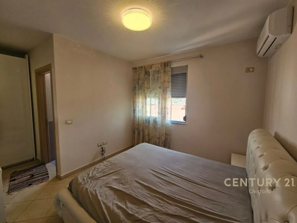 Tirane, jepet me qera apartament 2+1+Aneks+Ballkon Kati 4, 105 m² 600 € (LIQENI THATE)