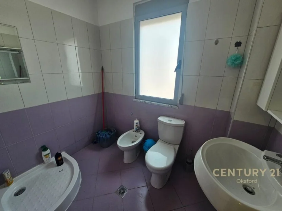 Tirane, jepet me qera apartament 2+1+Aneks+Ballkon Kati 4, 105 m² 600 € (LIQENI THATE)