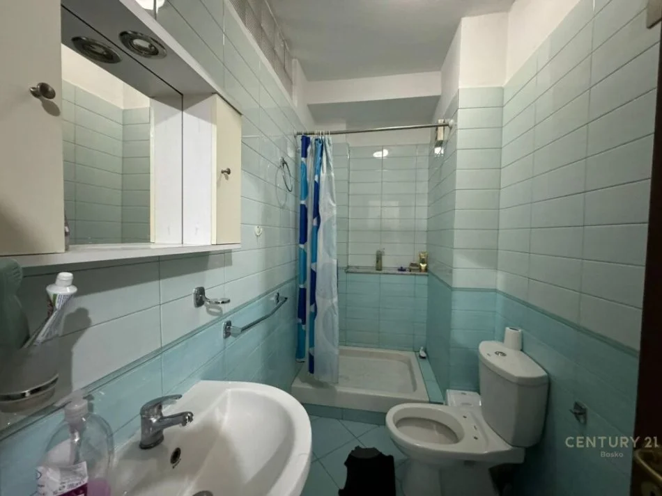 𝐓𝐢𝐫𝐚𝐧𝐞, 𝐬𝐡𝐢𝐭𝐞𝐭 𝐚𝐩𝐚𝐫𝐭𝐚𝐦𝐞𝐧𝐭 𝟐+𝟏 𝐊𝐚𝐭𝐢 𝟓, 𝟏𝟐𝟒 𝐦² 𝟏𝟖𝟓.𝟎𝟎𝟎 € (𝐙𝐨𝐠𝐮 𝐈 𝐙𝐢)