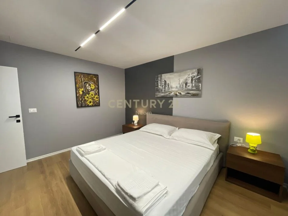 Tirane, jepet me qera apartament 1+1 Kati 1, 59 m² 800 € (rruga e kosovarve)