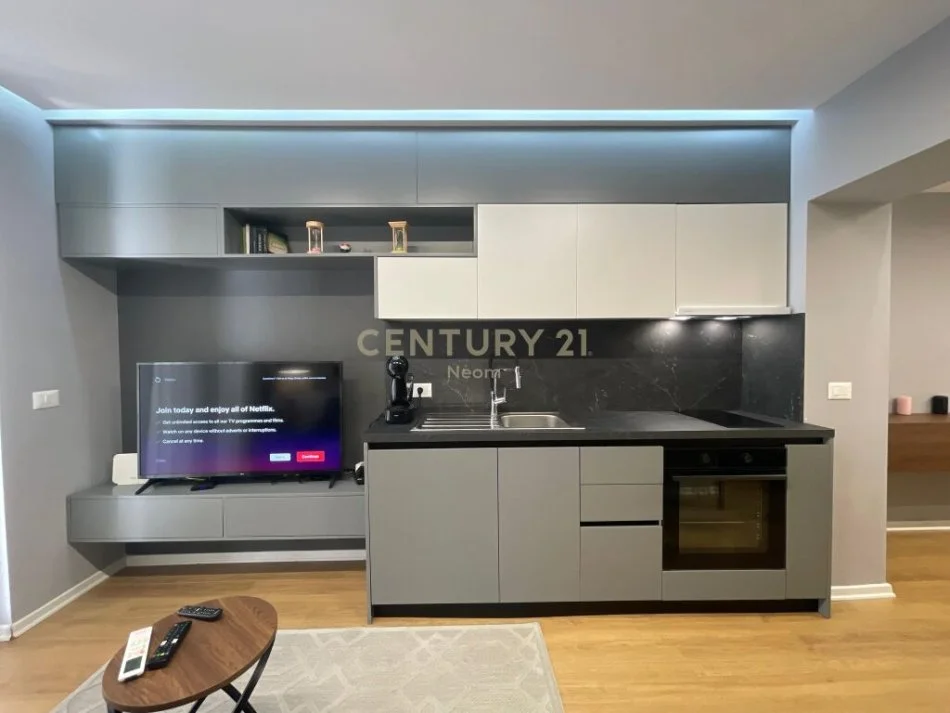 Tirane, jepet me qera apartament 1+1 Kati 1, 59 m² 800 € (rruga e kosovarve)