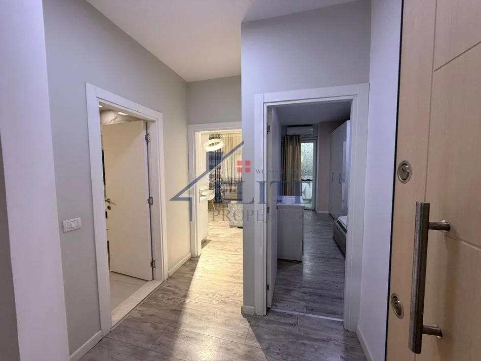 Tirane, jepet me qera apartament 1+1+Ballkon Kati 2, 60 m² 700 € (9 Katshet)