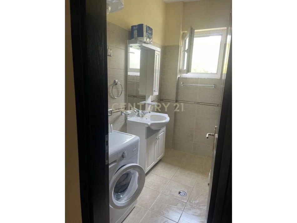 Tirane, jepet me qera apartament 2+1 Kati 4, 86 m² 500 € (sauk)