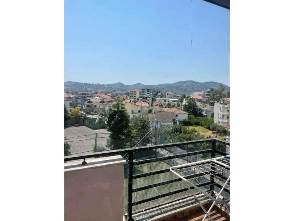 Tirane, jepet me qera apartament 2+1 Kati 4, 86 m² 500 € (sauk)