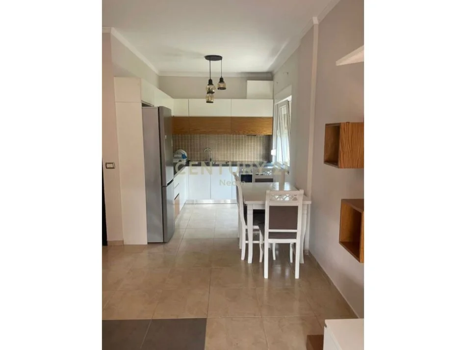 Tirane, jepet me qera apartament 2+1 Kati 4, 86 m² 500 € (sauk)