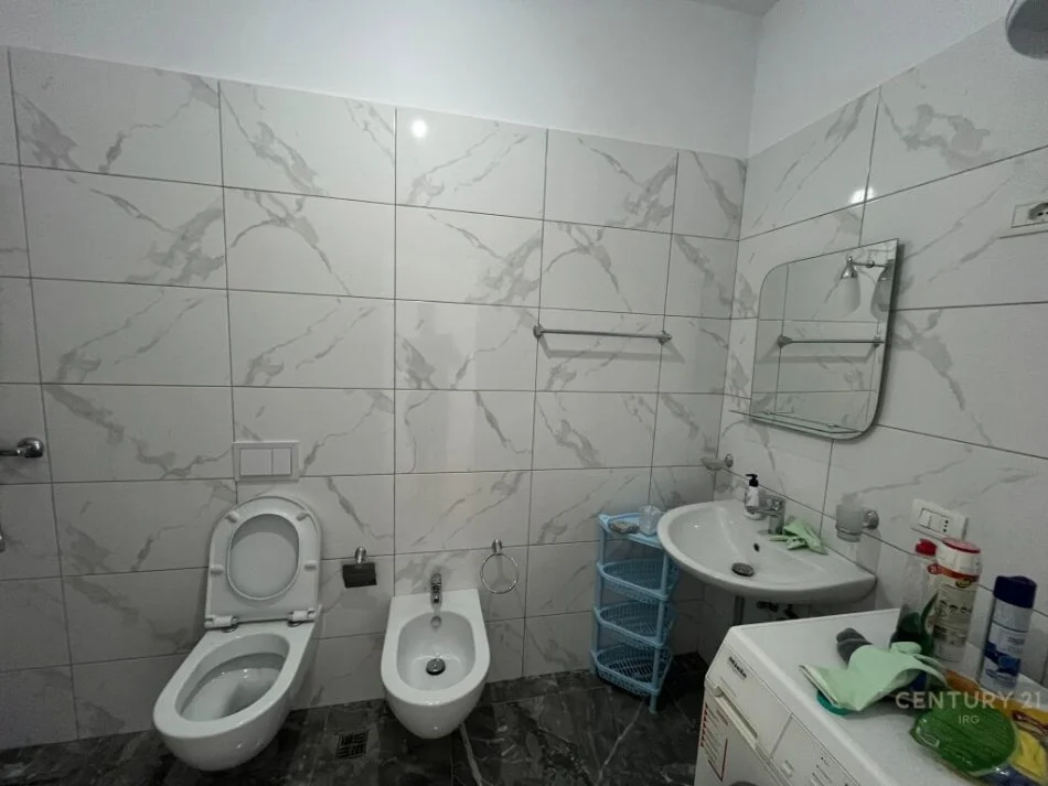Tirane, jepet me qera apartament 2+1 Kati 6, 116 m² 550 € (don bosko)