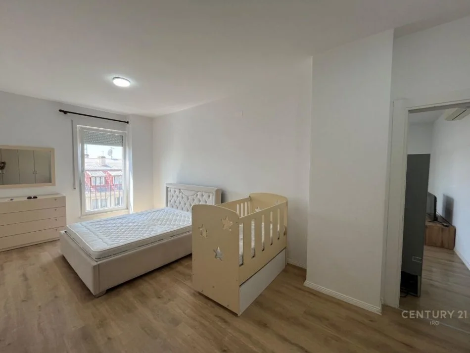 Tirane, jepet me qera apartament 2+1 Kati 6, 116 m² 550 € (don bosko)